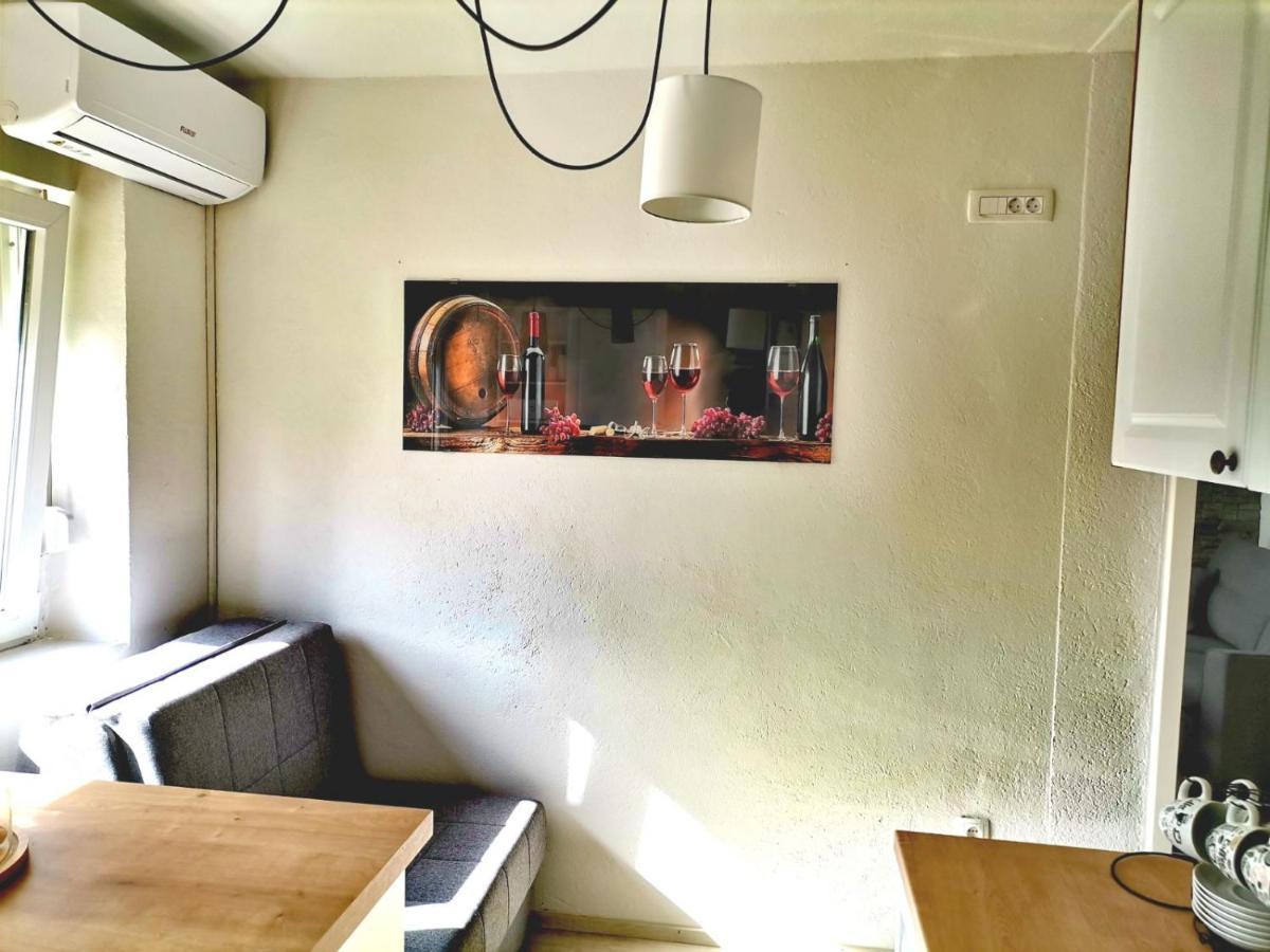 Apartman Anamaria Gospic Ngoại thất bức ảnh