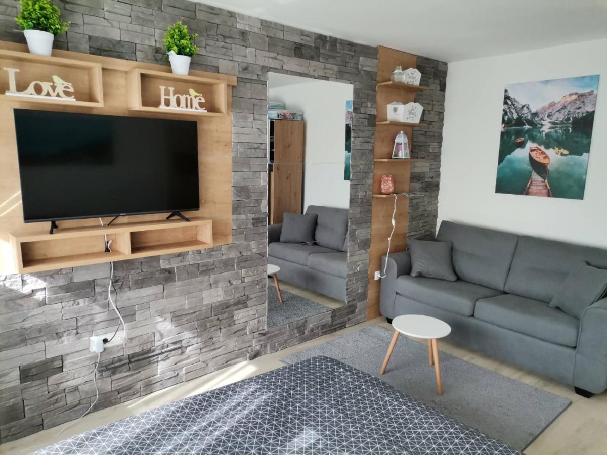 Apartman Anamaria Gospic Ngoại thất bức ảnh