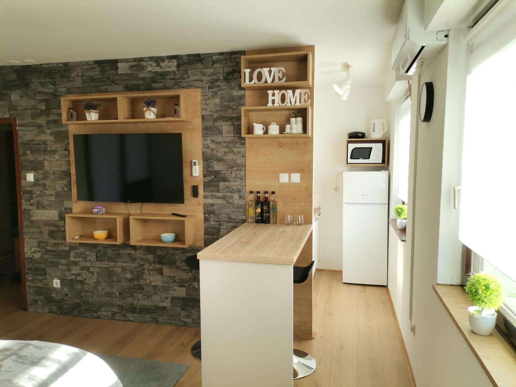 Apartman Anamaria Gospic Ngoại thất bức ảnh